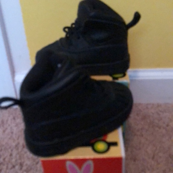 Nike Boots - Picture 2 of 3